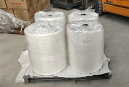 Jumbo rolka so surovinami